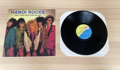 Tumnagel för auktion "Hanoi Rocks - LP ”Self Destruction Blues"PVC 8936"