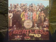 Tumnagel för auktion "THE BEATLES - Sgt. Peppers Lonely Hearts Club Band, 1967"