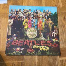 Tumnagel för auktion "The Beatles - Sgt. Peppers Lonely Hearts Club Band, LP"