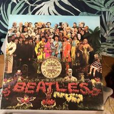 Tumnagel för auktion "Sgt Peppers Lonely Hearts Club Band / The Beatles"