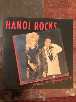 Tumnagel för auktion "Hanoi Rocks, Back to Mystery City"