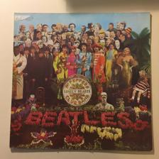 Tumnagel för auktion "THE BEATLES- SGT PEPPER'S LONELY HEARTS CLUB BAND. (LP)"