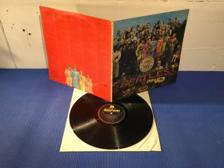 Tumnagel för auktion "The Beatles - Sgt. Peppers Lonely Hearts Club Band UK Orig-67 !!!!!"