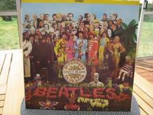 Tumnagel för auktion "LP: THE BEATLES: " SGT.PEPPER'S LONELY HEARTS CLUB BAND ""