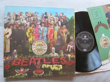 Tumnagel för auktion "THE BEATLES - SGT. PEPPERS LONELY HEARTS CLUB BAND SWE"