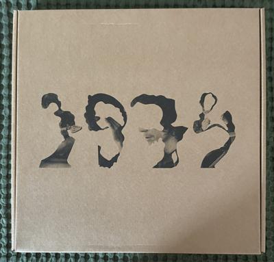 Tumnagel för auktion "HÅKAN HELLSTRÖM - GRAND SLAM BOX 2 X 12" EP + CD + T-SHIRT"