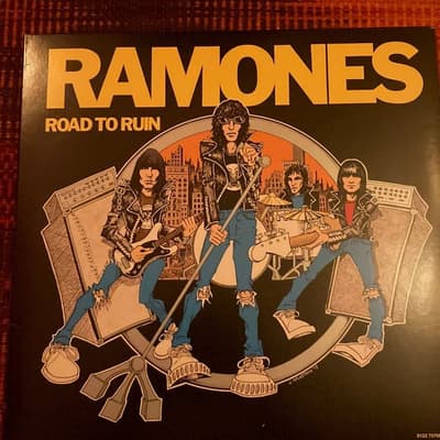 Tumnagel för auktion "Ramones ”Road To Ruin""