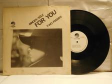 Tumnagel för auktion "BINDER/SULE - FOR YOU - TWO PIANOS - HUNGARY PRESS"