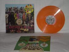 Tumnagel för auktion "The Beatles  -   Sgt Peppers Lonely Hearts Club Band    RANGE VINYL -  EXC !!!  "