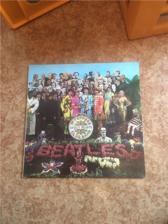 Tumnagel för auktion "The Beatles - sgt. Peppers lonely hearts club band made in gt.britain"