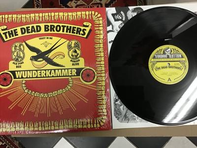 Tumnagel för auktion "The Dead Brothers- Wunderkammer RARE Rock Voodo Rhytmn VR- 1231 2006 Toppex!"