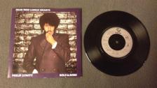 Tumnagel för auktion "PHIL LYNOTT - Dear Miss Lonely Hearts //Thin Lizzy//"