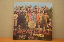 Tumnagel för auktion "THE BEATLES SGT. PEPPER´S LONELY HEARTS CLUB BAND UK MONO"