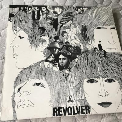 Tumnagel för auktion "The Beatles ”Revolver” UK 1966/1971 twobox EMI PCS 7009 Excellent"