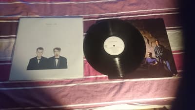 Tumnagel för auktion "Pet Shop Boys – Actually (EMI-Manhattan Records – ELJ-46972) Canada Original"