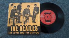 Tumnagel för auktion "THE BEATLES - SHE LOVES YOU - 7" - SVENSK PRESS - ORANGE OMSLAG"