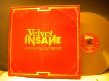 Tumnagel för auktion "VELVET INSANE - ROCK N ROLL GLITTER SUIT - GOLD VINYL"