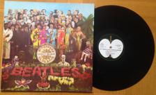 Tumnagel för auktion "THE BEATLES, SGT PEPPERS LONELY HEARTS CLUB BAND, LP."