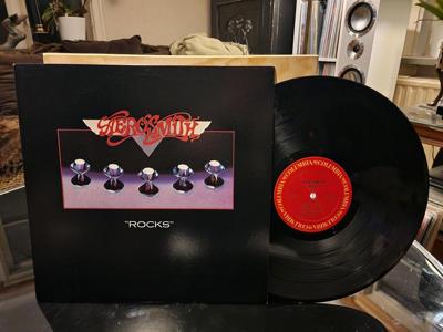 Tumnagel för auktion "Aerosmith - "Rocks" TOPP EX! 1976 US Press!"