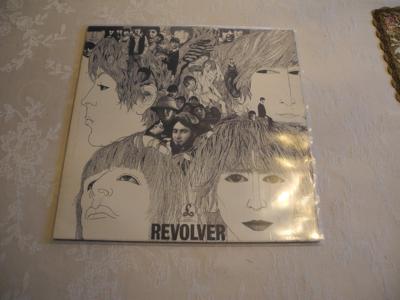 Tumnagel för auktion "The Beatles Revolver LP"