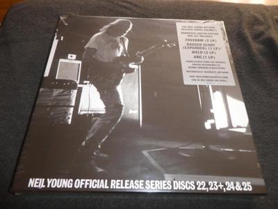 Tumnagel för auktion "Neil Young - Official releases series volume 5 - 9LP Box - 2023 - Limited - Ny"