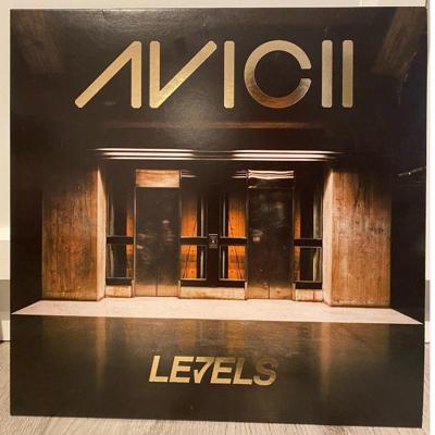 Tumnagel för auktion "Avicii – Levels / Vinyl, 12", 45 RPM / Limited Edition, numrerad 792/1000 ex"