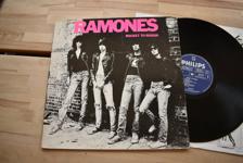 Tumnagel för auktion "Ramones Rocket to Russia LP Philips punk rock"