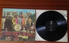 Tumnagel för auktion "Beatles - Sergeant pepper's lonely hearts club band UK"