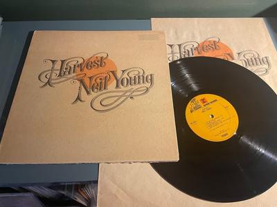Tumnagel för auktion "NEIL YOUNG harvest US PRESS FOLK ROCK REPRISE 1972 LP"