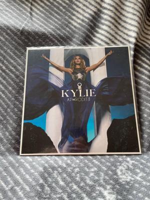 Tumnagel för auktion "Kylie Minogue - Aphrodite Vinyl Sällsynt"