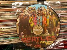 Tumnagel för auktion "THE BEATLES  RARE BILD-LP  Sgt PEPPERS LONELY HEARTS CLUB BAND  PICTURE DISC !!"