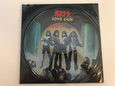 Tumnagel för auktion "KISS - Love Gun Bildskiva Near Mint (Very Rare)"