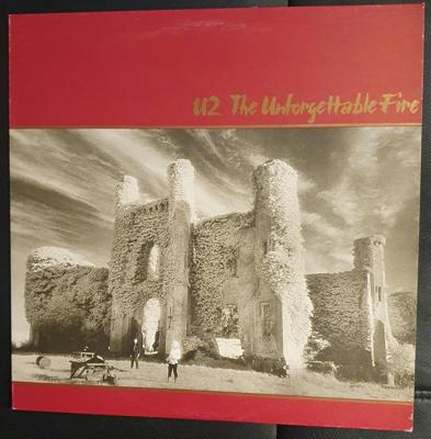 Tumnagel för auktion "U2 – The Unforgettable Fire"