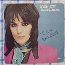 Tumnagel för auktion "Joan Jett & The Blackhearts - I Love Rock-N-Roll 7" Single."