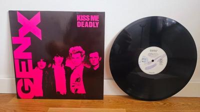 Tumnagel för auktion "Generation X Kiss Me Deadly Original press 80tals press + 10 vinyl skivor"