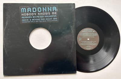 Tumnagel för auktion "** Madonna - Nobody Knows Me - Promo copy PRO-A-10124 **"