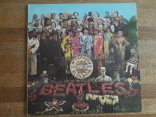 Tumnagel för auktion "Beatles, "Sgt. Peppers Lonely Hearts Club Band"  UK -67 1st utgåva, Fint ex."