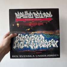 Tumnagel för auktion "DEN SVENSKA UNDERJORDEN 2xLP 2000 Swe REDLINE RECORDS"