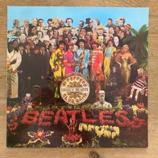 Tumnagel för auktion "Beatles - Sgt Peppers Lonely Hearts Club Band, Vinyl LP, Mycket fint skick"