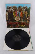 Tumnagel för auktion "Vinyl, Beatles, Sgt. Pepper's Lonely Hearts Club Band"