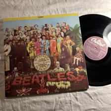 Tumnagel för auktion "The Beatles - Sgt. Pepper's Lonely Hearts Club Band - SMAS-2653 - 1978"