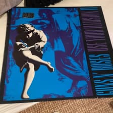 Tumnagel för auktion "Guns N' Roses - Use Your Illusion II (Vinyl)"