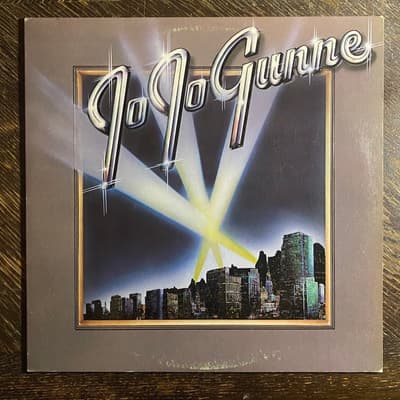 Tumnagel för auktion "JO JO GUNNE - So…1974. US Press! KISS. HOTTER THAN HELL TOUR. Prog-rock. LP"