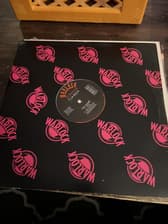 Tumnagel för auktion "T-La Rock - It's Yours / Funky Soul Makossa (Warlock 1990) 12" MAXISINGEL"