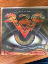 Tumnagel för auktion "220 Volt - Eye To Eye (Vinyl)"