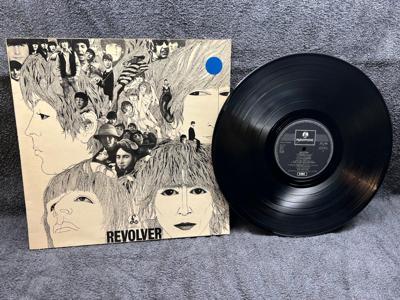 Tumnagel för auktion "The Beatles - Revolver   PCS 7009 sweden"