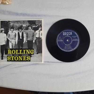 Tumnagel för auktion "Rolling Stones EP The Last time/Heart of stone/Play With fire/What a shame Vinyl"